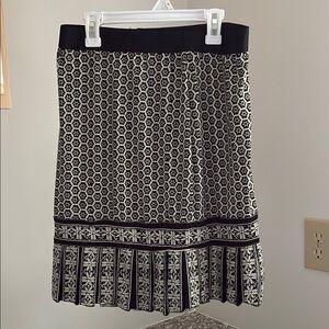 Max Studio Black and White A-Line Pleated Skirt